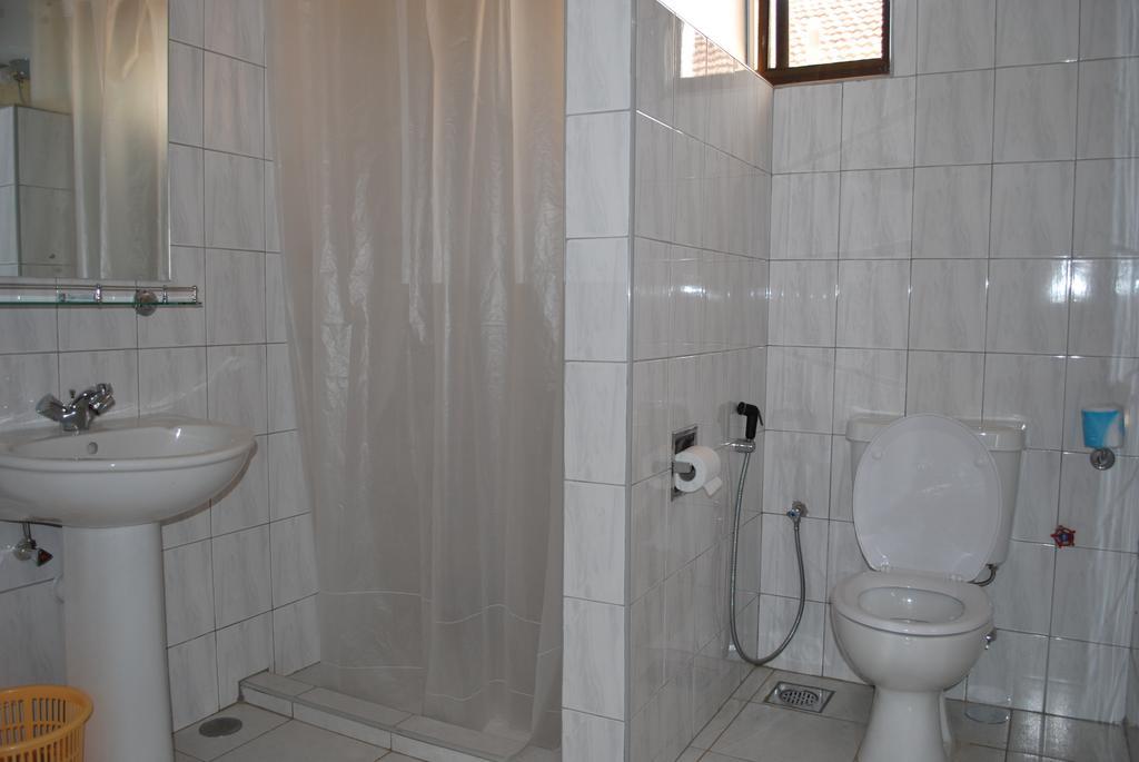 Parkview Inn Moshi Habitación foto